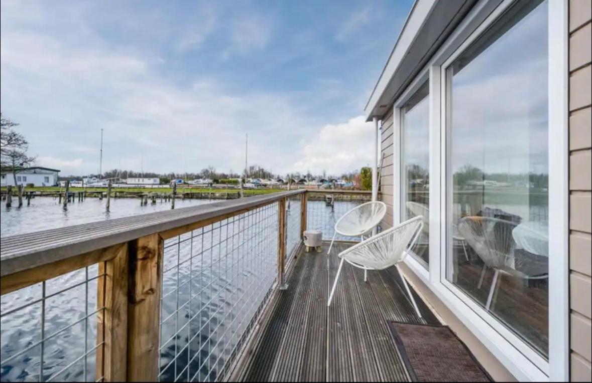 Апартаменты Amsterdam Boathouse Алсмер Экстерьер фото